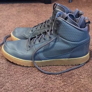 Men’s NIKE sneakers